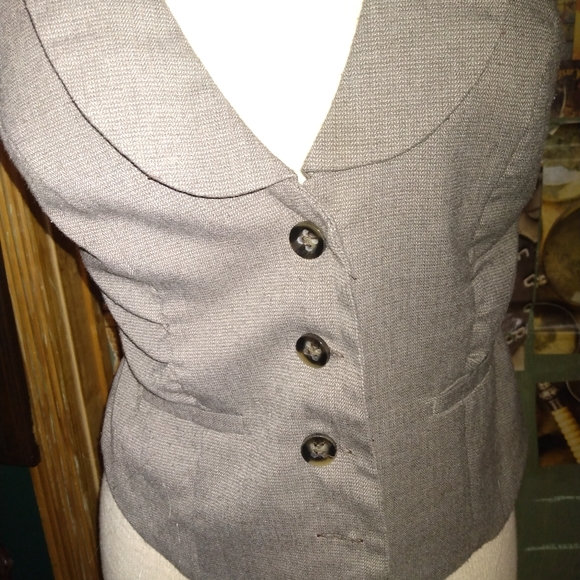 Grey dress up vest - Picture 2 of 4